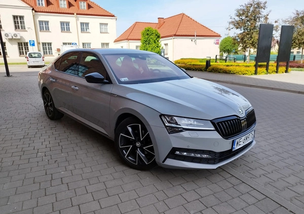 Skoda Superb cena 135000 przebieg: 147000, rok produkcji 2022 z Orneta małe 704